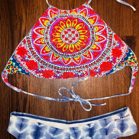 Billabong Reversible Bikini - Picture 4 of 5